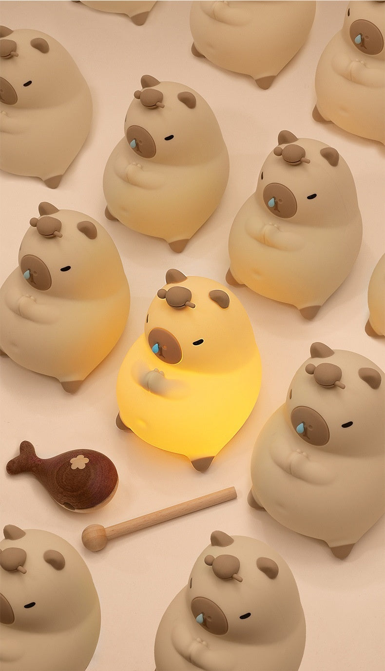 Liegendes Capybara als Lampe aus Silikone - LED Nachtlicht