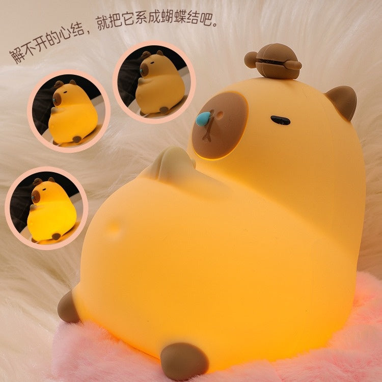Liegendes Capybara als Lampe aus Silikone - LED Nachtlicht