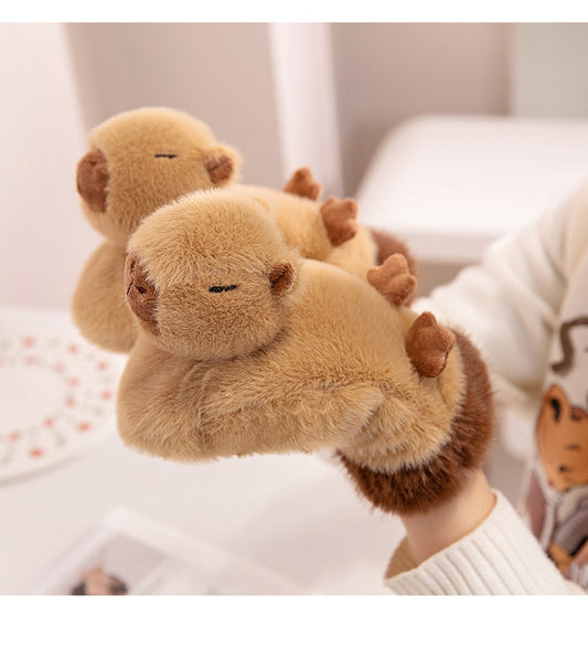 Kinder Plüschhandschuhe – Niedliche Capybara Handwärmer für kleine Tierliebhaber